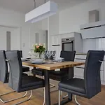 Zeitlos Apartment